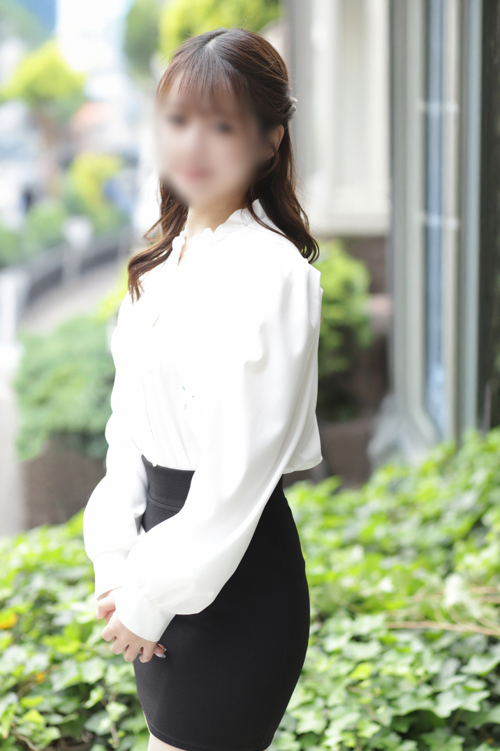 Y子(25) T151 B83(C) W56 H80