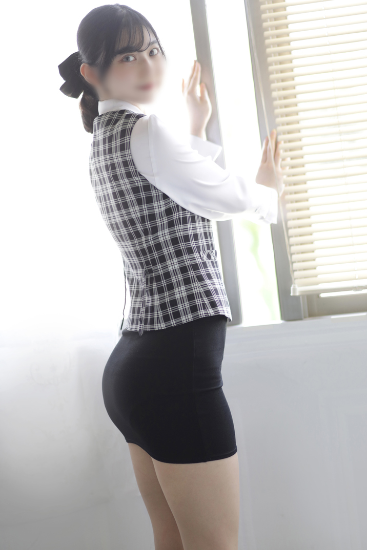 A子(24) T167 B84(C) W58 H84