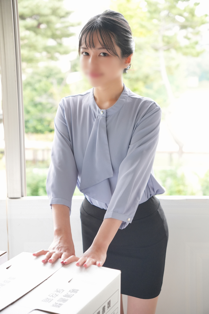 M子(31) T159 B88(F) W58 H87