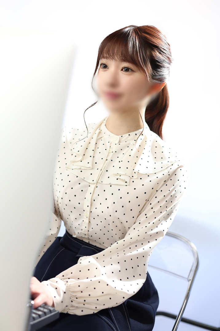 H子(33) T169 B85(D) W57 H88